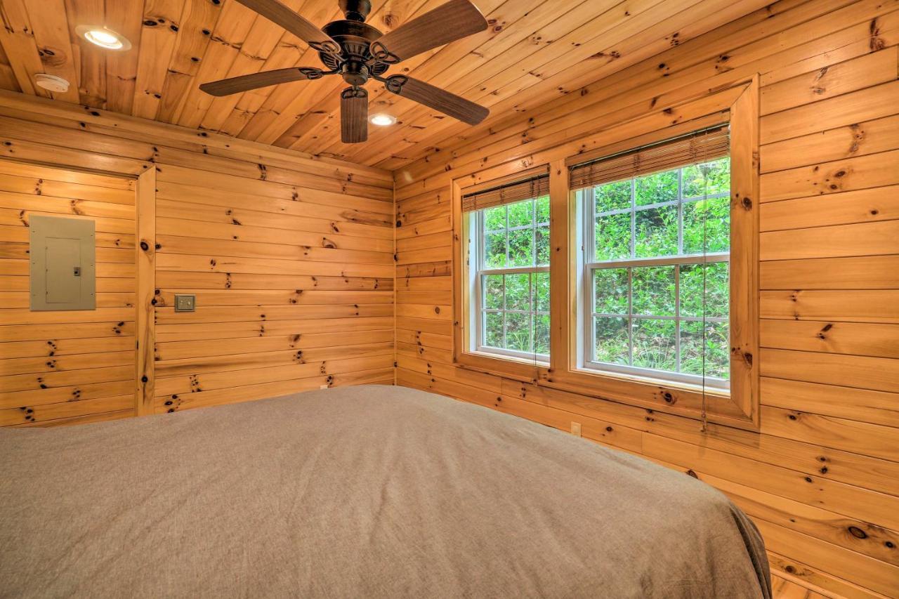 Cozy Boone Cabin With Deck Close To Downtown! Bagian luar foto
