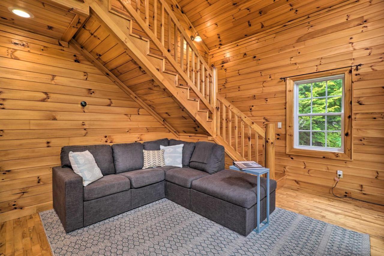 Cozy Boone Cabin With Deck Close To Downtown! Bagian luar foto