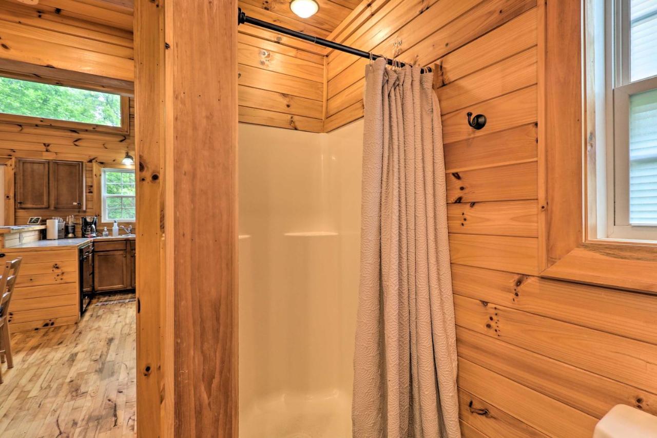 Cozy Boone Cabin With Deck Close To Downtown! Bagian luar foto