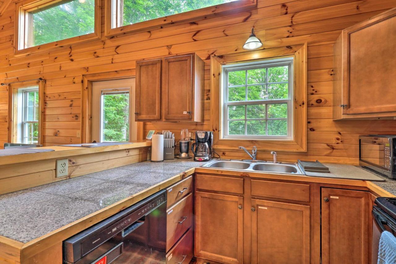 Cozy Boone Cabin With Deck Close To Downtown! Bagian luar foto