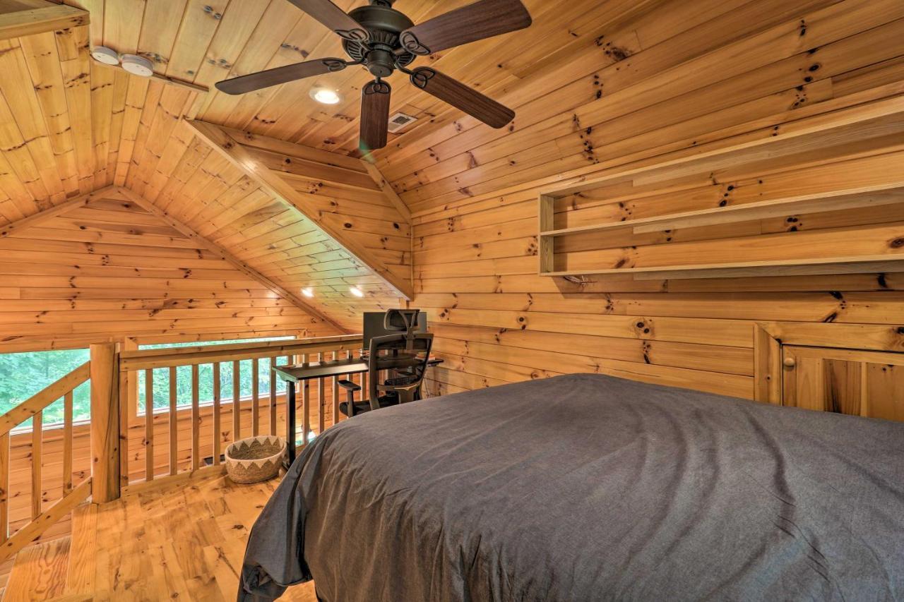 Cozy Boone Cabin With Deck Close To Downtown! Bagian luar foto